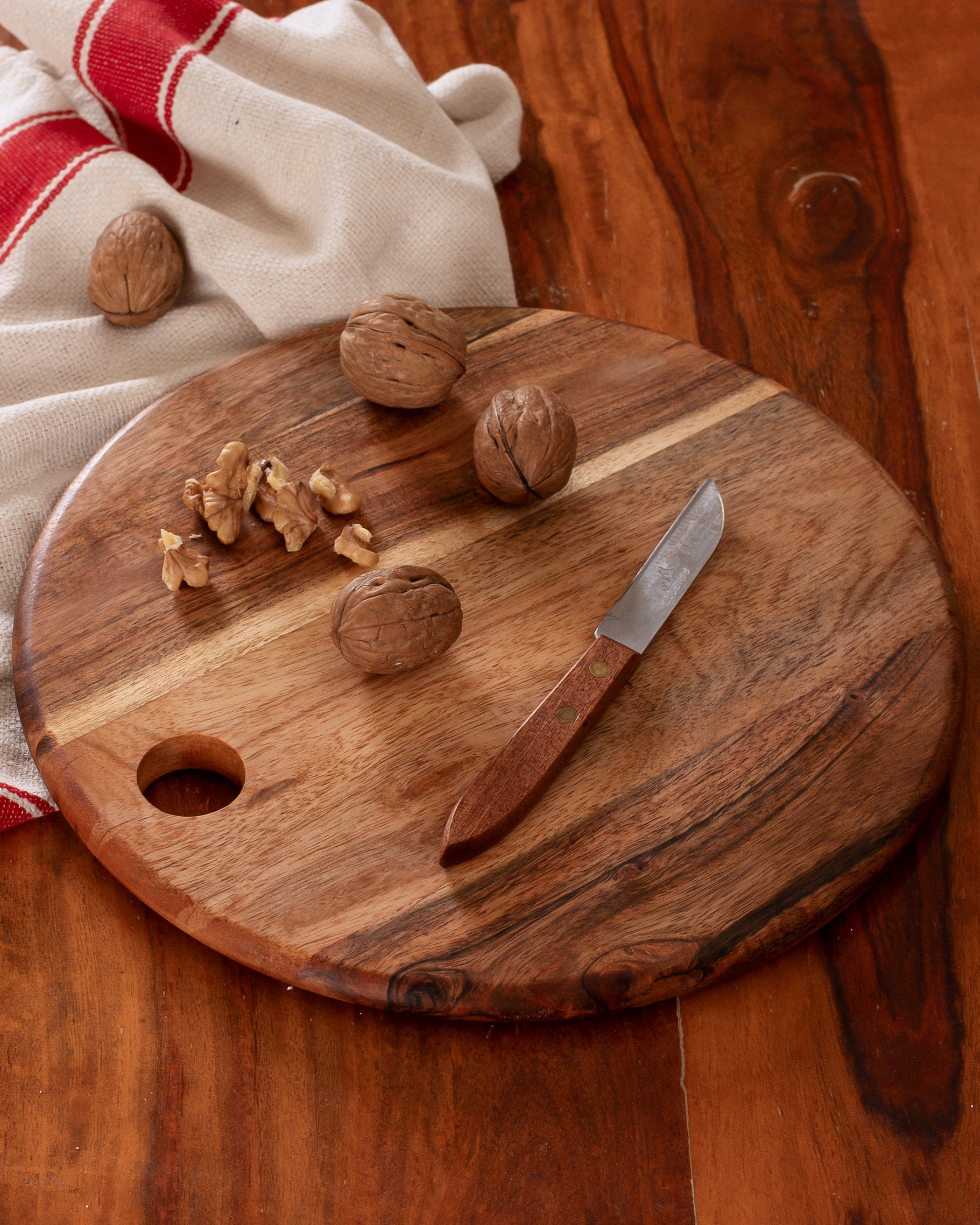 Crust & Craft Board – Round Wooden Cheese & Chopping Board
