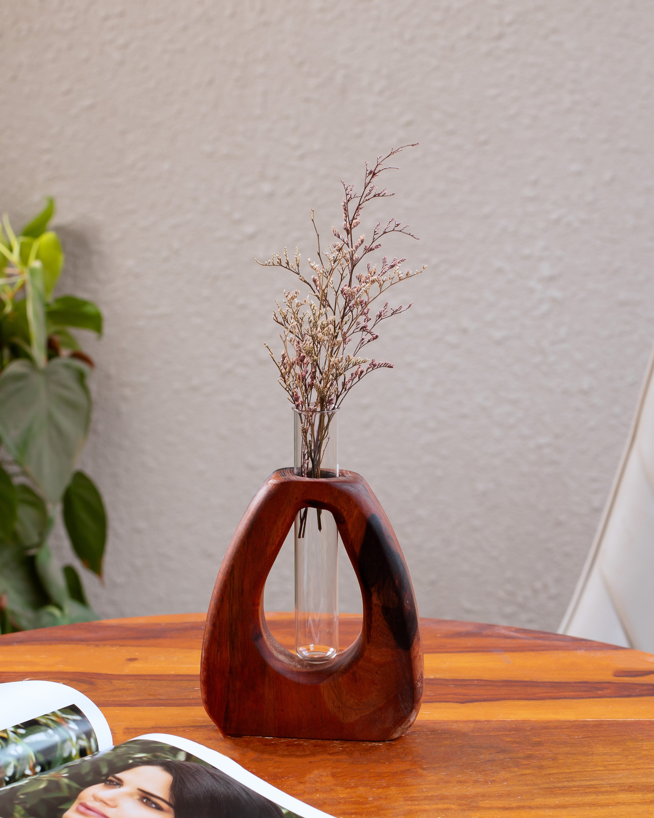 KNOT VASE / PLANTER